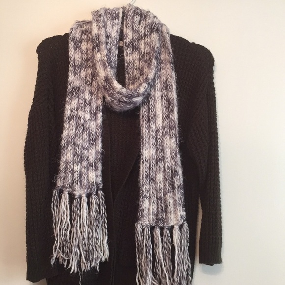 Personally knit grey and white scarf. - Picture 2 of 5